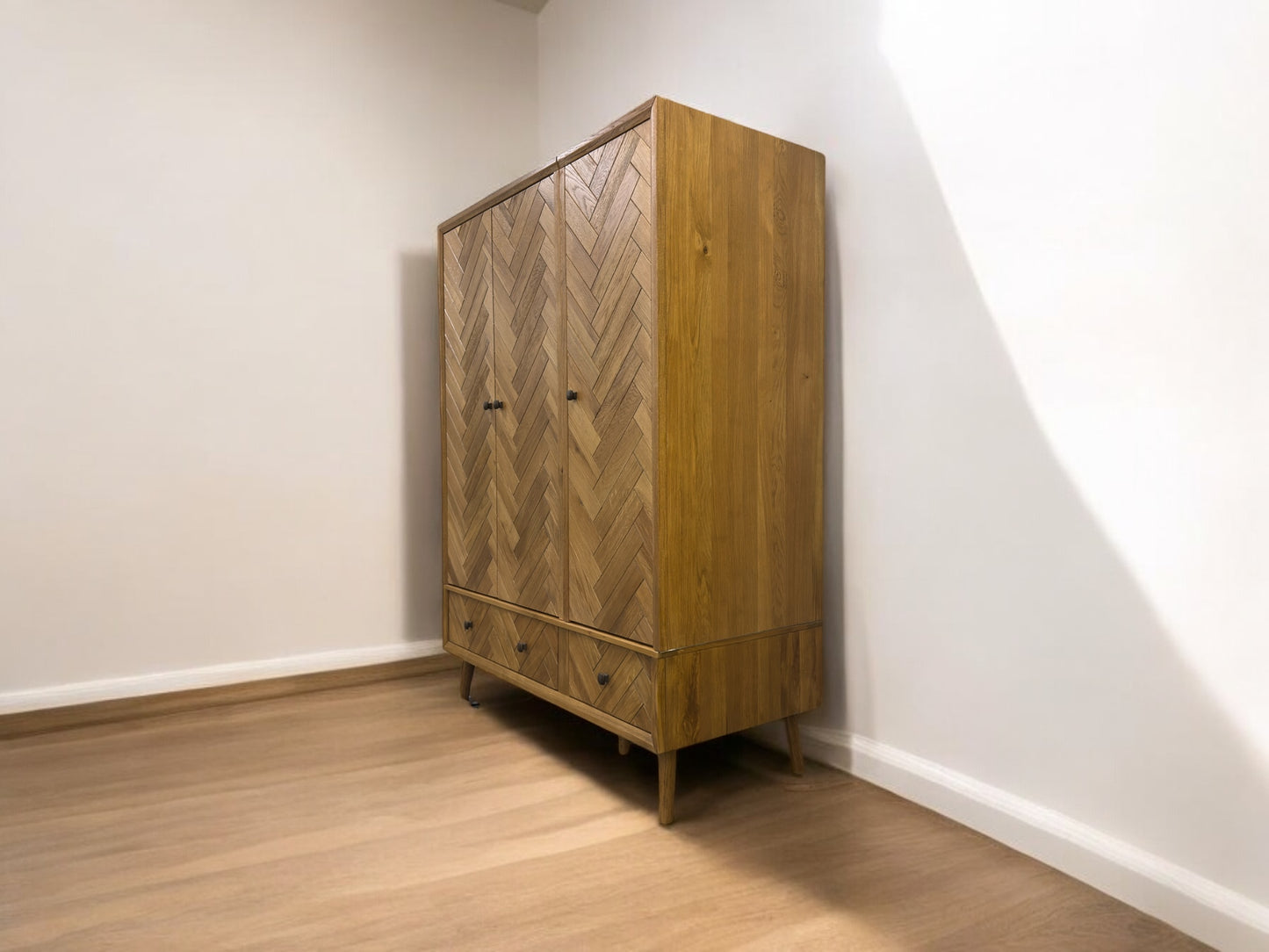 Oak Furnitureland Brushed & Glazed Solid Oak Triple Wardrobe Parquet Range RRP £1499