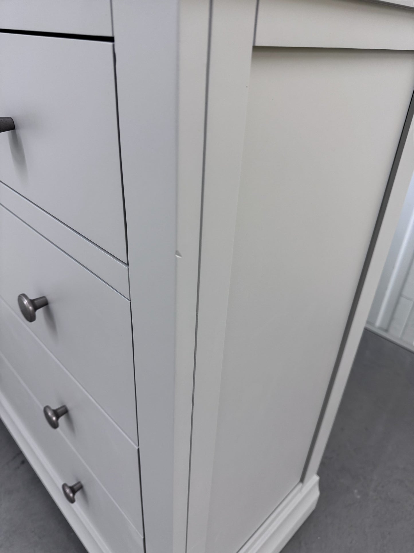 Cotswold Company Solid Wood Frame & Pebble Grey Painted 5 Drawer Chest RRP £449