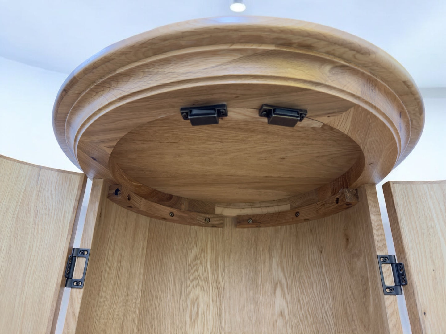 Willis & Gambier Solid Oak Storage /Drinks Cabinet, Etienne Range RRP £1049