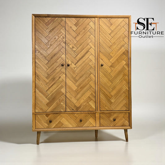 Oak Furnitureland Brushed & Glazed Solid Oak Triple Wardrobe Parquet Range RRP £1599