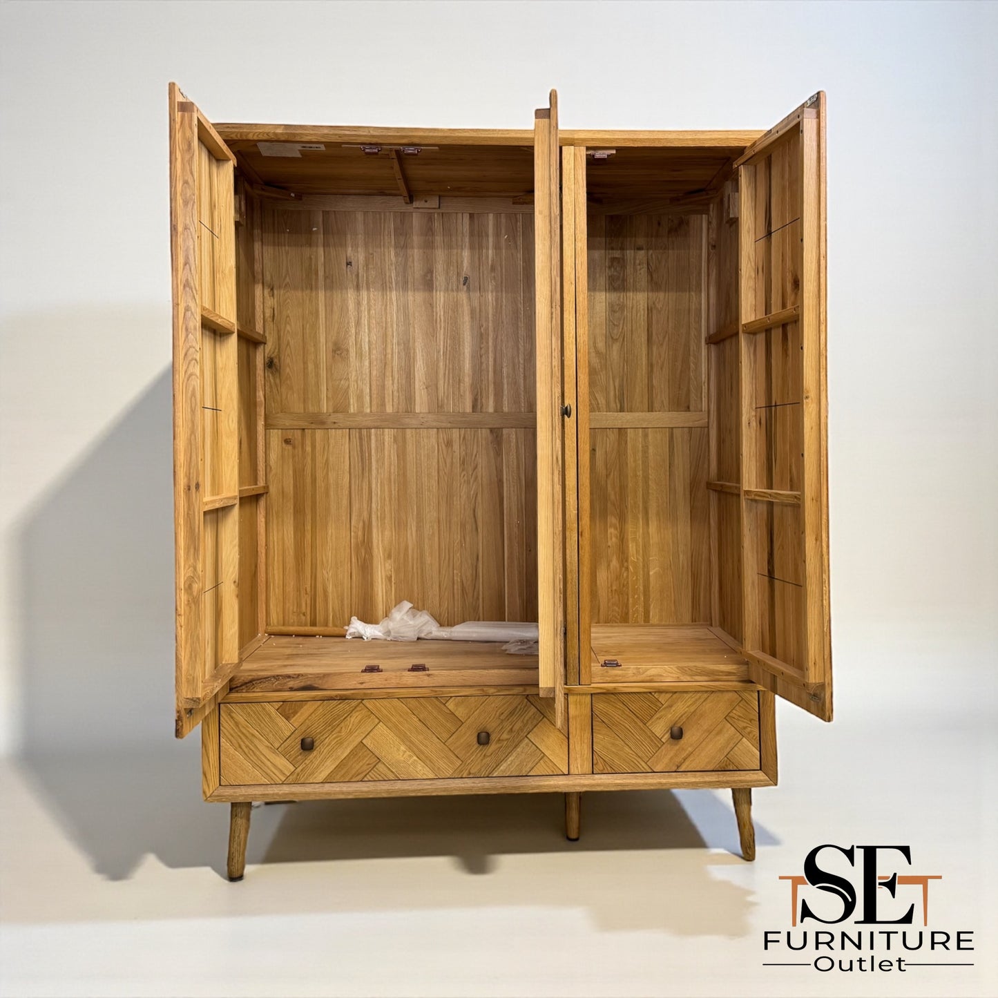 Oak Furnitureland Brushed & Glazed Solid Oak Triple Wardrobe Parquet Range RRP £1599