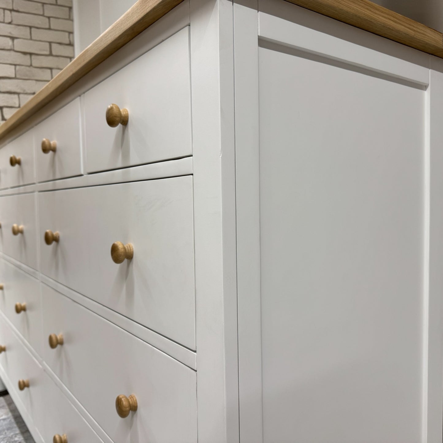 White Wax Finished Oak Top 10 Drawer Chest, Chester Pure White Range RRP £1100