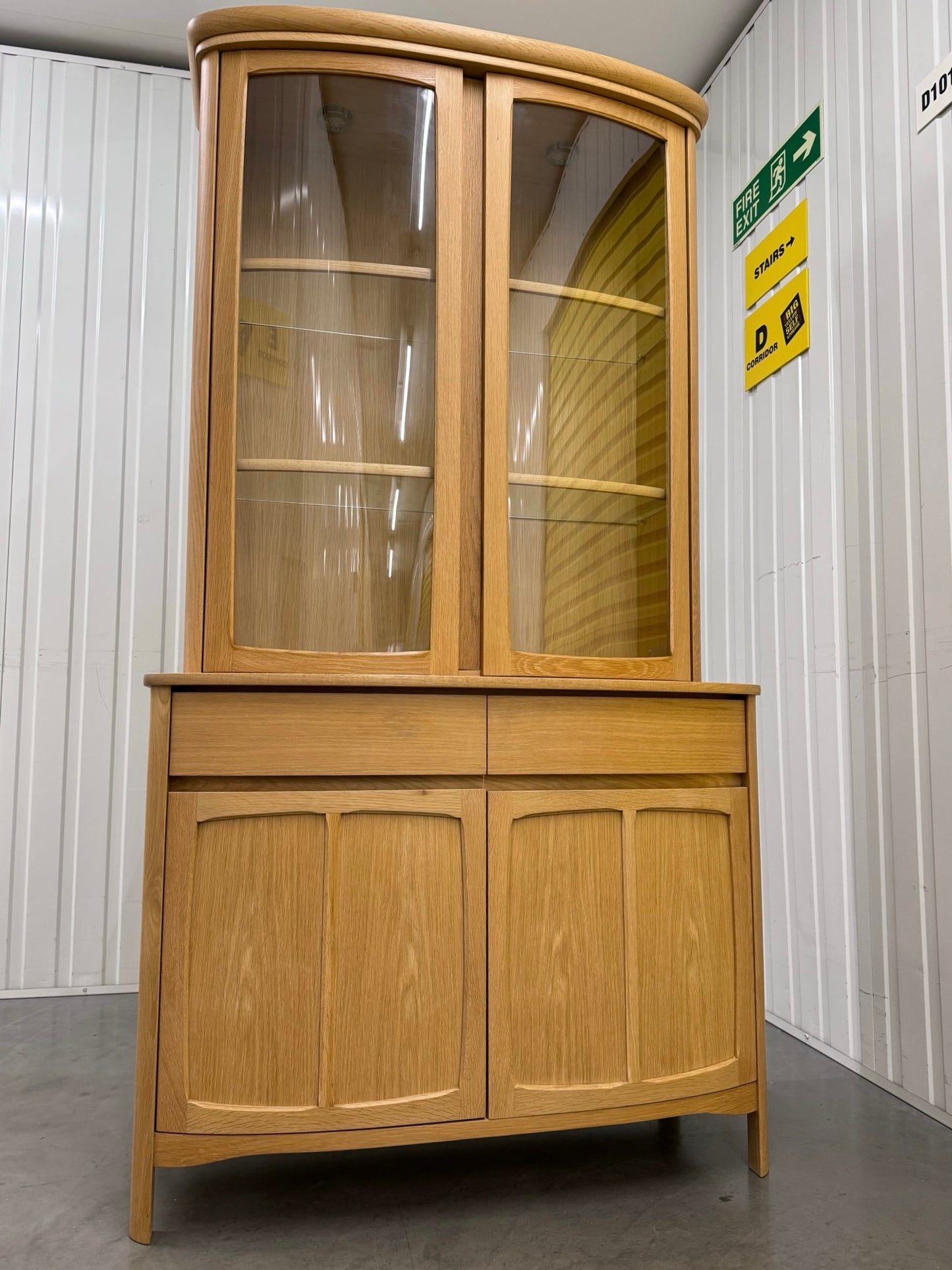 Nathan Furniture Shades Oak Curved 2 Door Display Unit With Light. RRP £2300