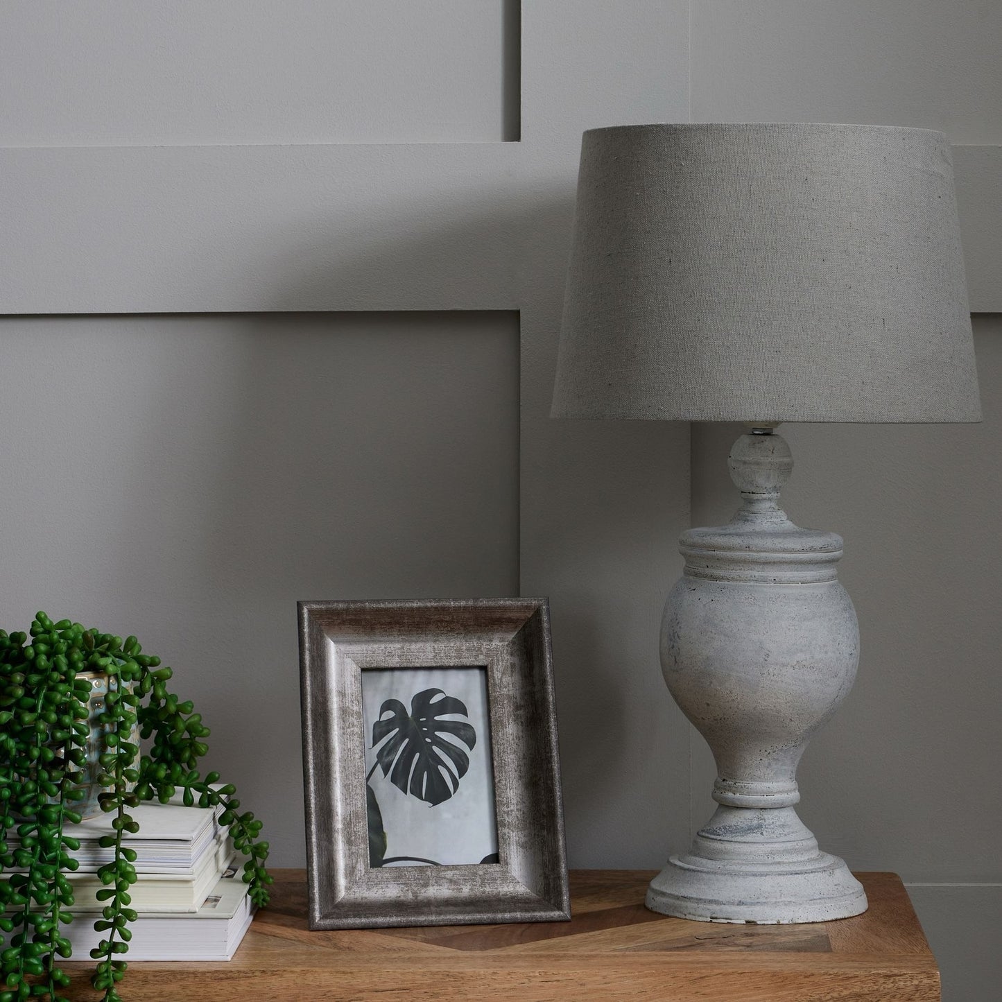 UTHINA WOODEN TABLE LAMP