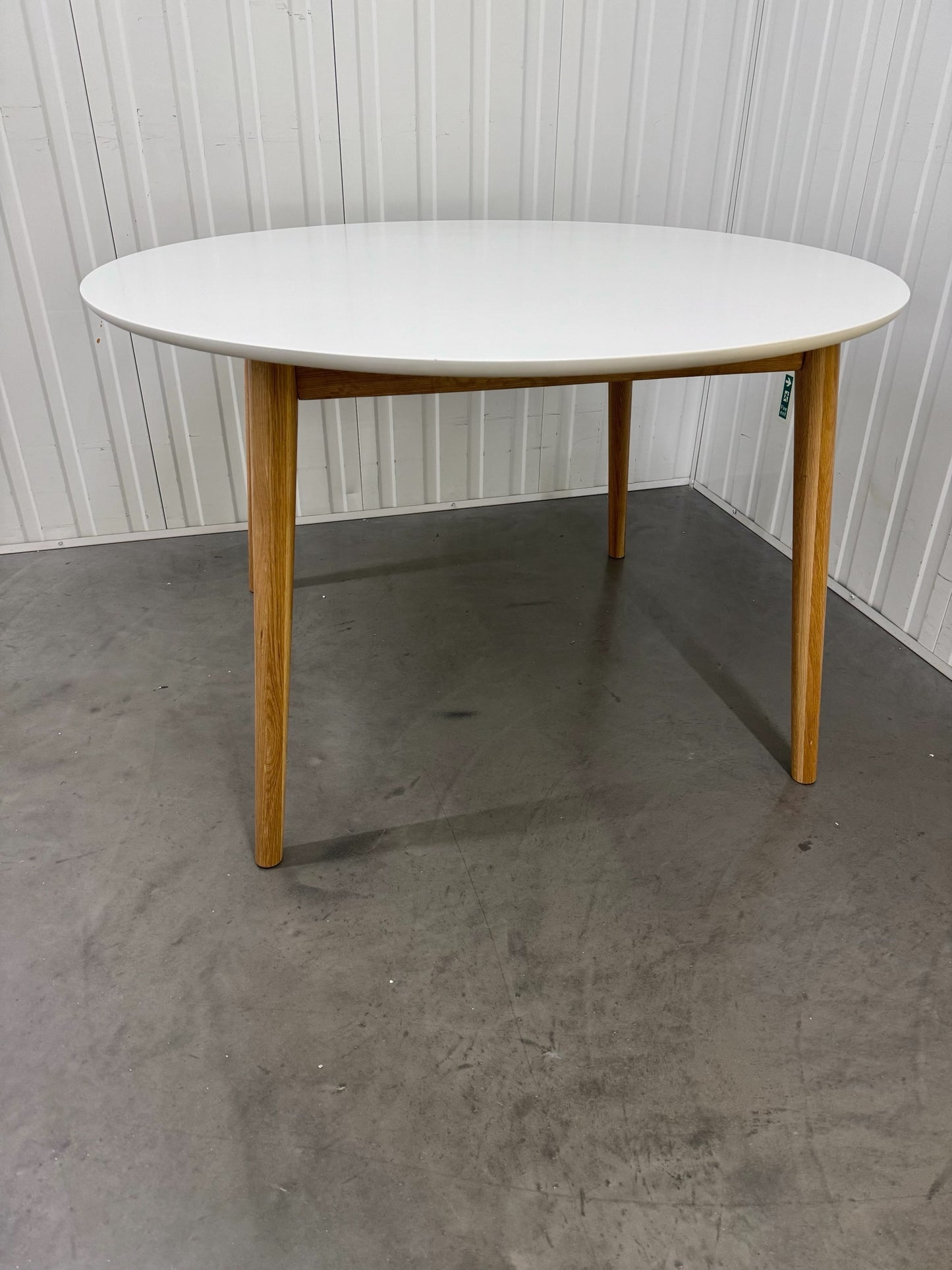 Solid Hardwood White Painted Dining Table RRP £479 (No Veneer, MDF Or Chipboard)