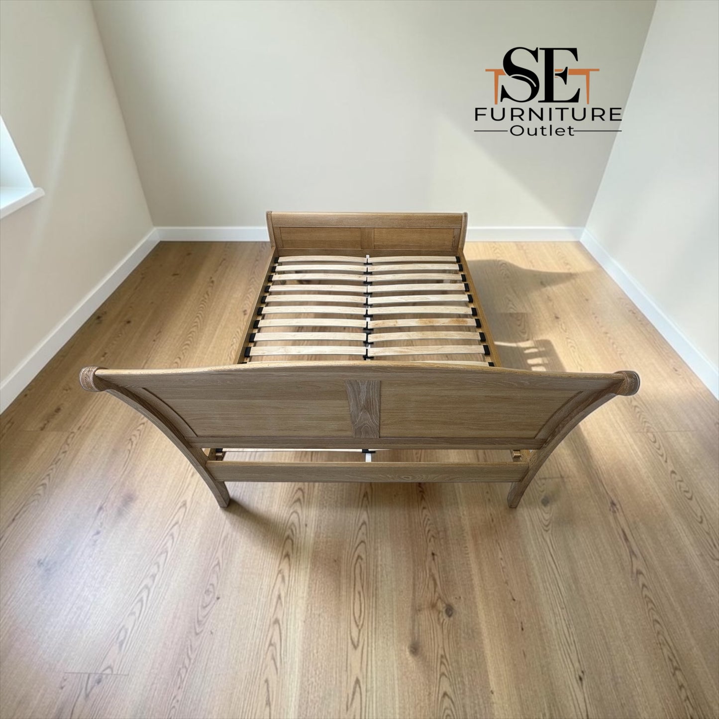 Whitewashed Finish Solid Oak & Oak Veneer King Size Sleigh Bed