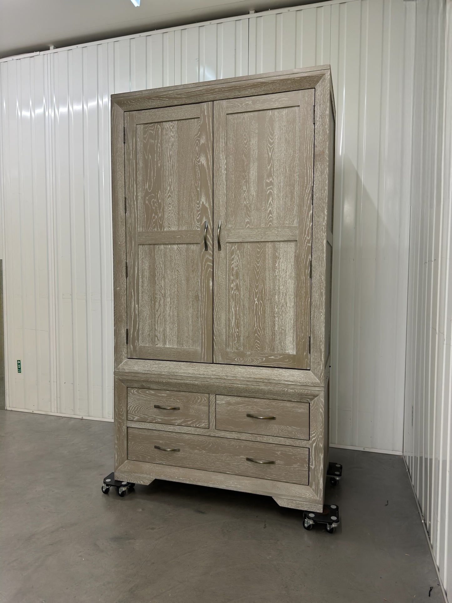 Oak Furnitureland Solid Oak With Grey Wash Kitchen Larder Willow Range RRP £1449