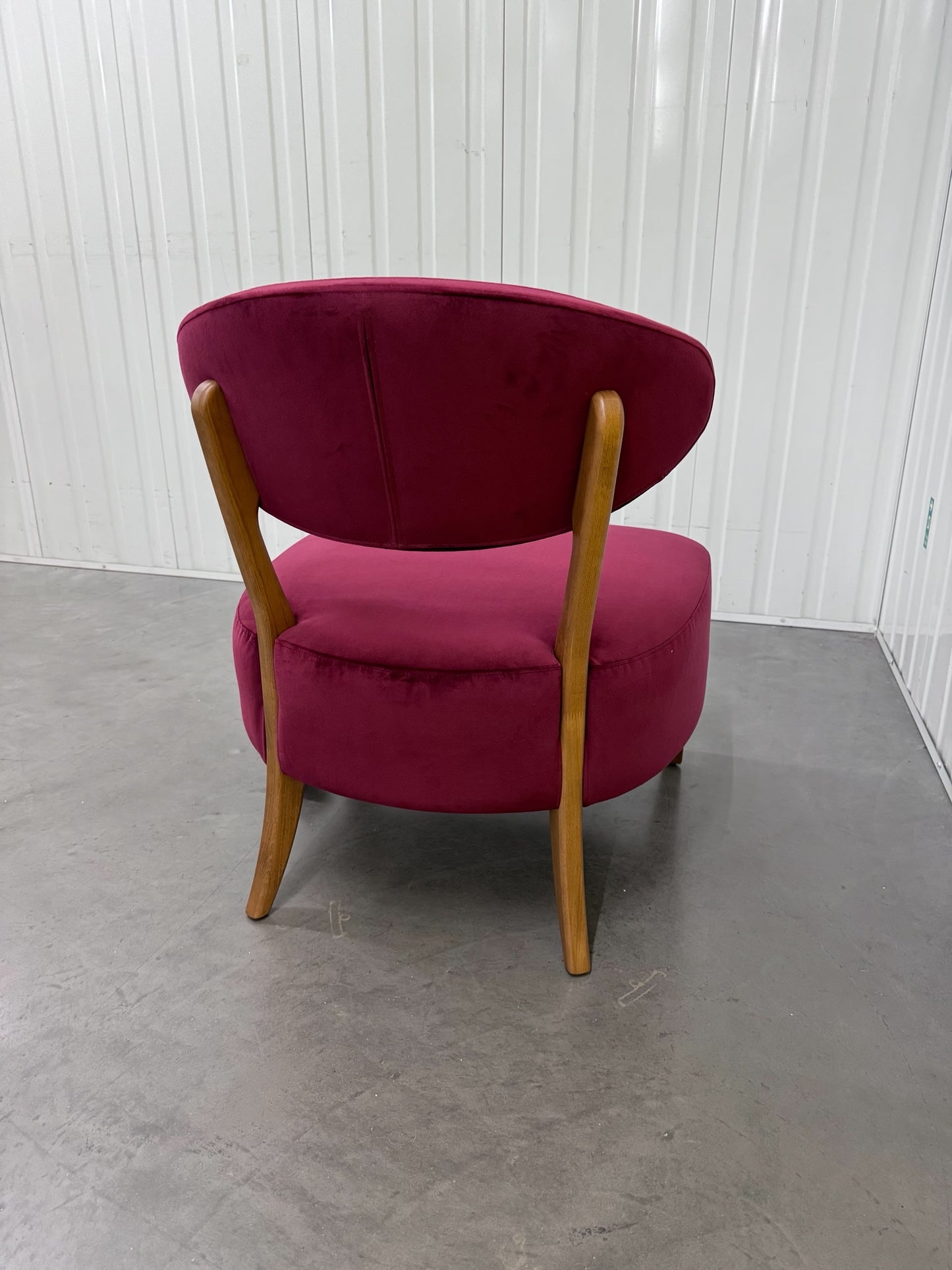 Crimson Velvet Fabric Casual Chair With Solid Oak Frame RRP £589