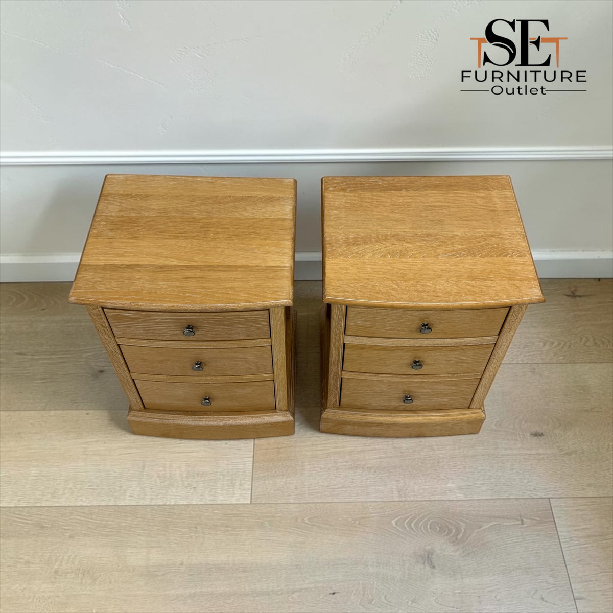 Set of 2 Whitewashed Finish Solid Oak & Oak Veneer Bedside Tables with Soft-Close Drawers RRP £899