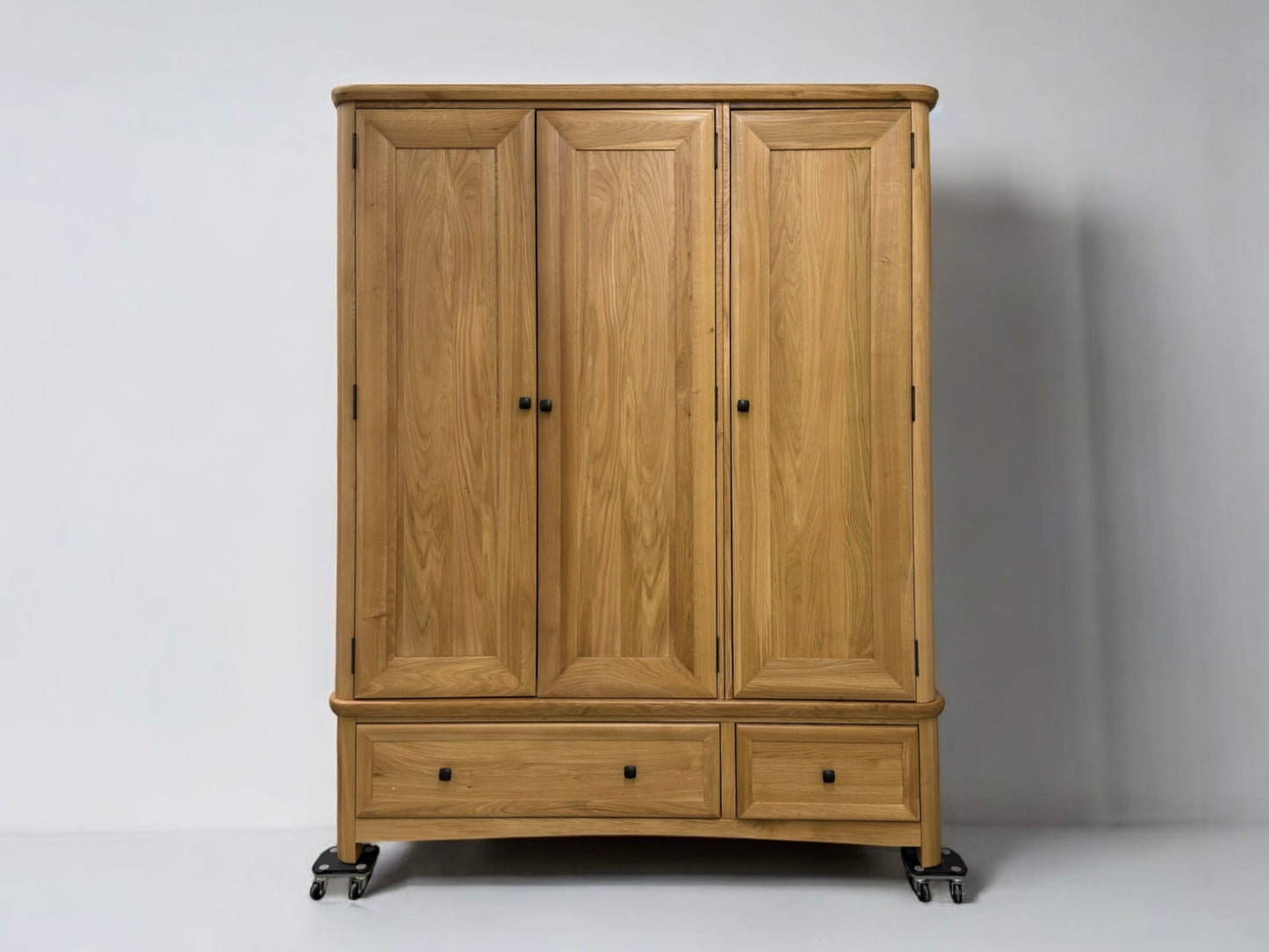 OAK FURNITURELAND SOLID OAK TRIPLE WARDROBE WILTSHIRE RANGE RRP £1449