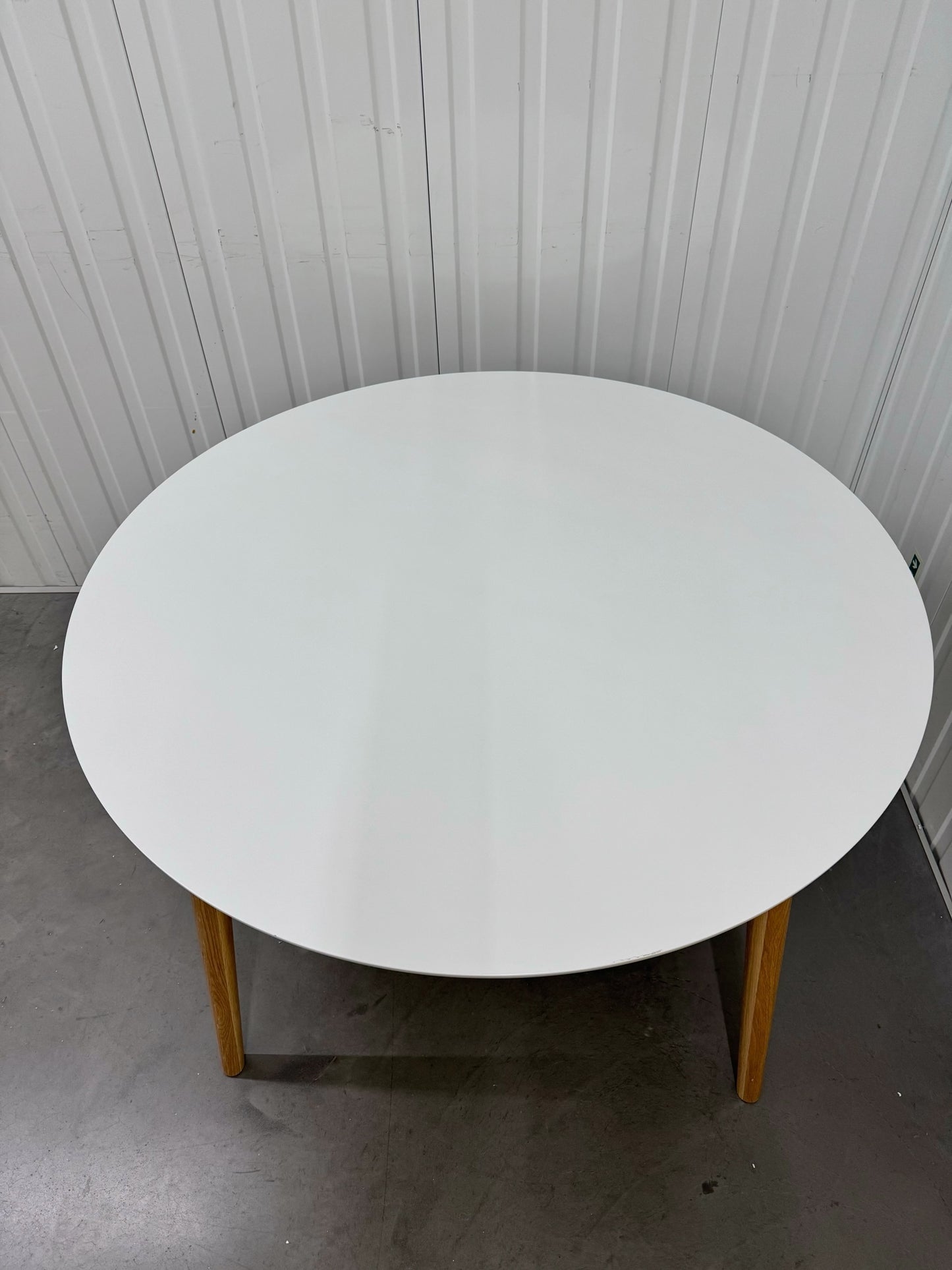 Solid Hardwood White Painted Dining Table RRP £479 (No Veneer, MDF Or Chipboard)