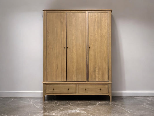 Oak Furnitureland Light Natural Solid Oak Triple Wardrobe Newton Range RRP £1549