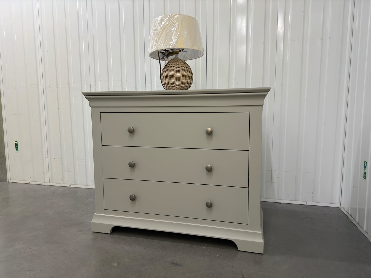 Cotswold Company Solid Wood Frame & Grey Painted Petited Chest RRP £399