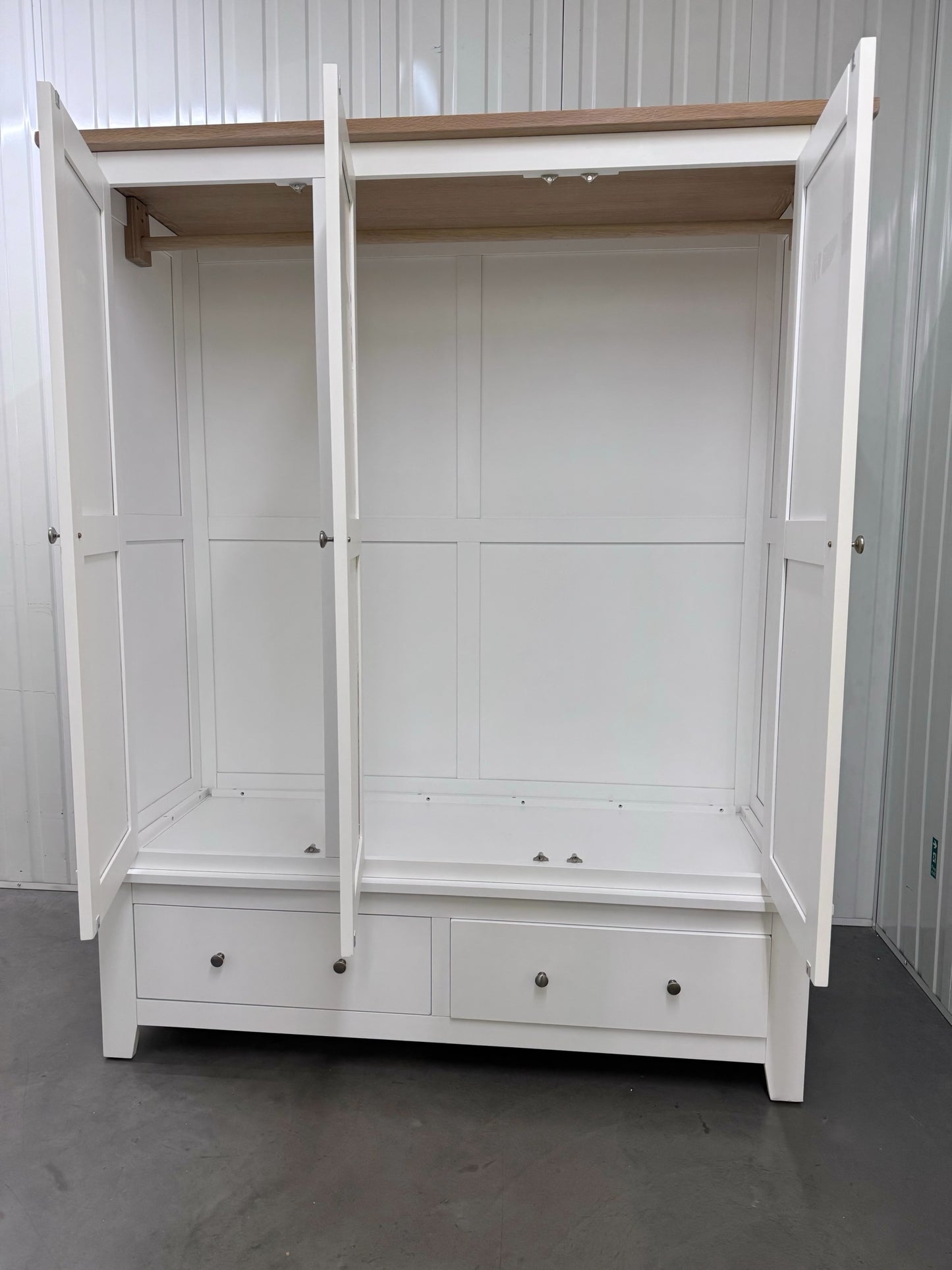 Cotswold Company Oak Top with Pure White Painted Panels Triple Wardrobe RRP £1250