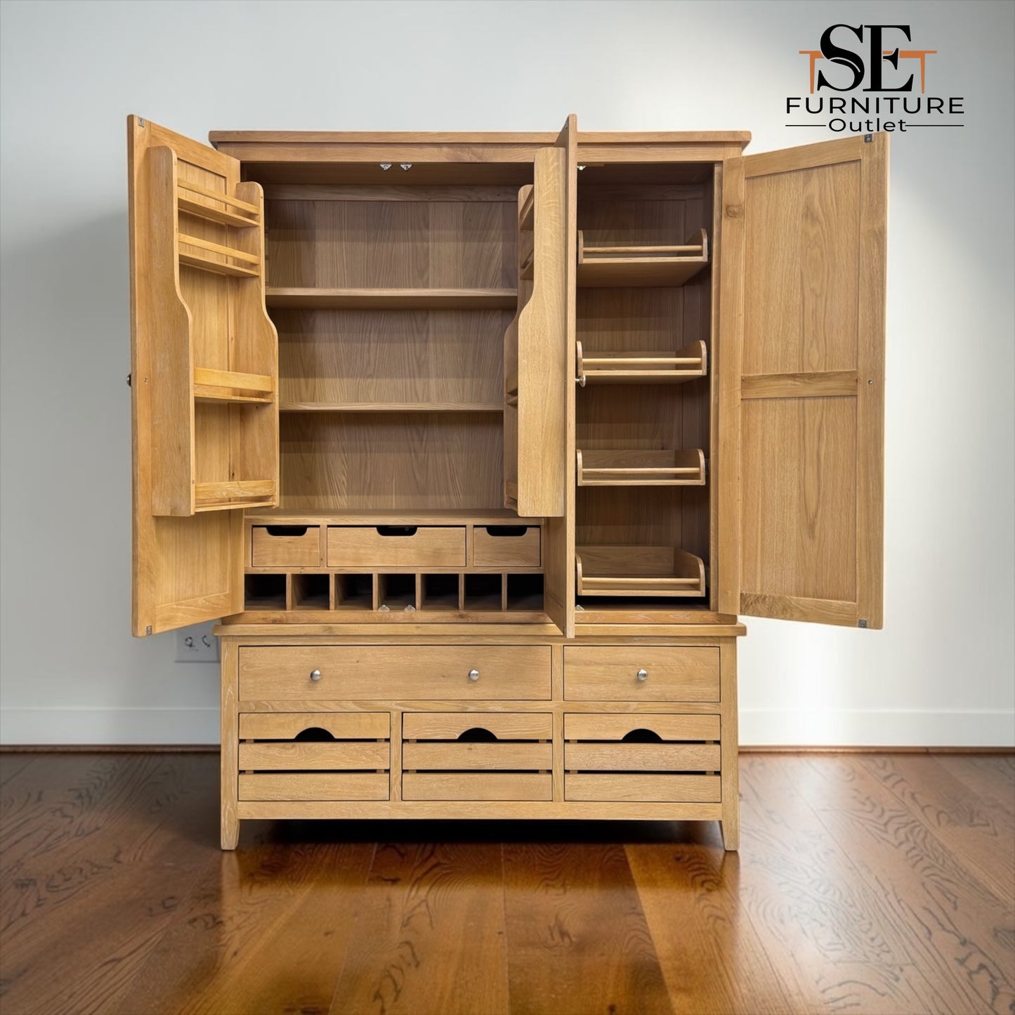 Whitewashed Oak Triple Larder Inglesham Range RRP £2195
