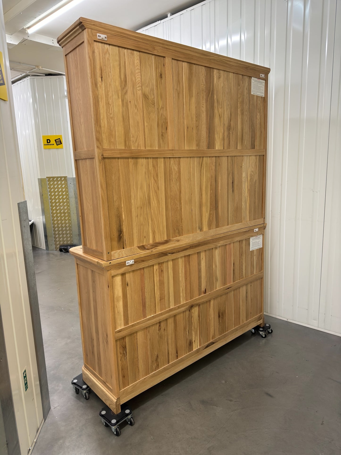 Solid Oak Large Dresser,Traditionally Crafted with solid oak with no veneer, MDF or chipboard used. RRP £1199