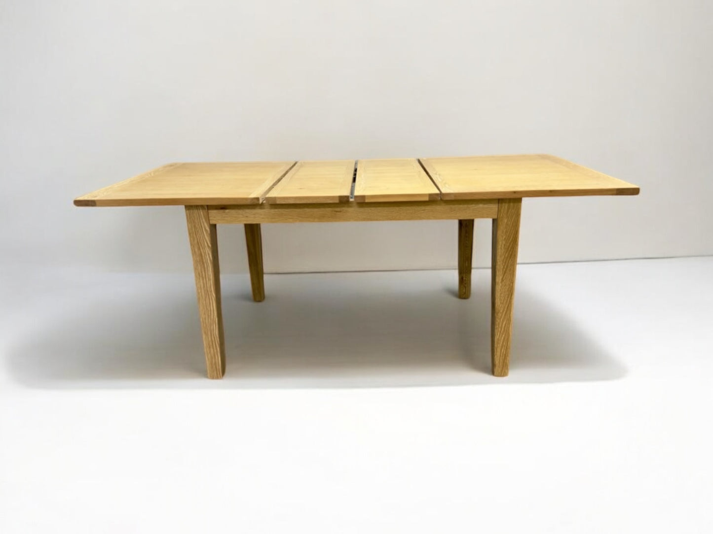 Cotswold Company Whitewash Finished Solid Oak 4 - 6 Seater Extending Dining Table RRP £749