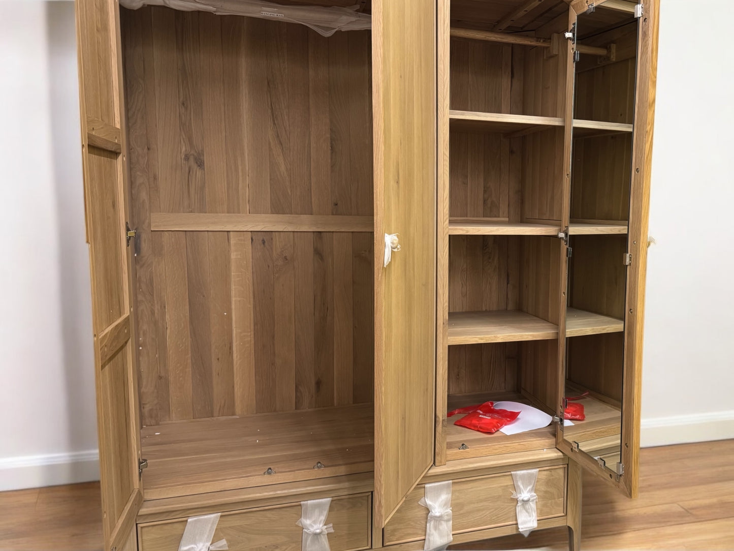 OAK FURNITURELAND LIGHT NATURAL SOLID OAK TRIPLE WARDROBE NEWTON RANGE RRP £1549
