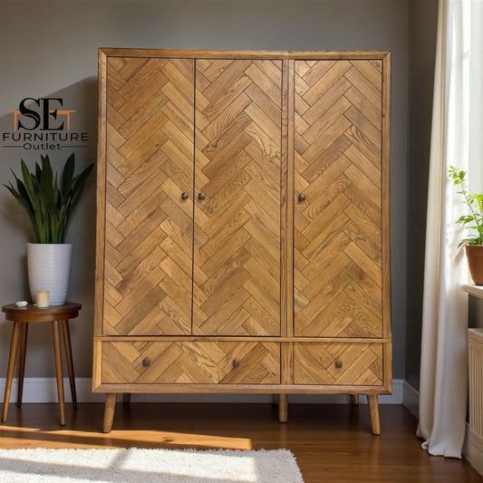 Brushed & Glazed Solid Oak Triple Wardrobe, Parquet Range From Oak Furnitureland RRP £1599
