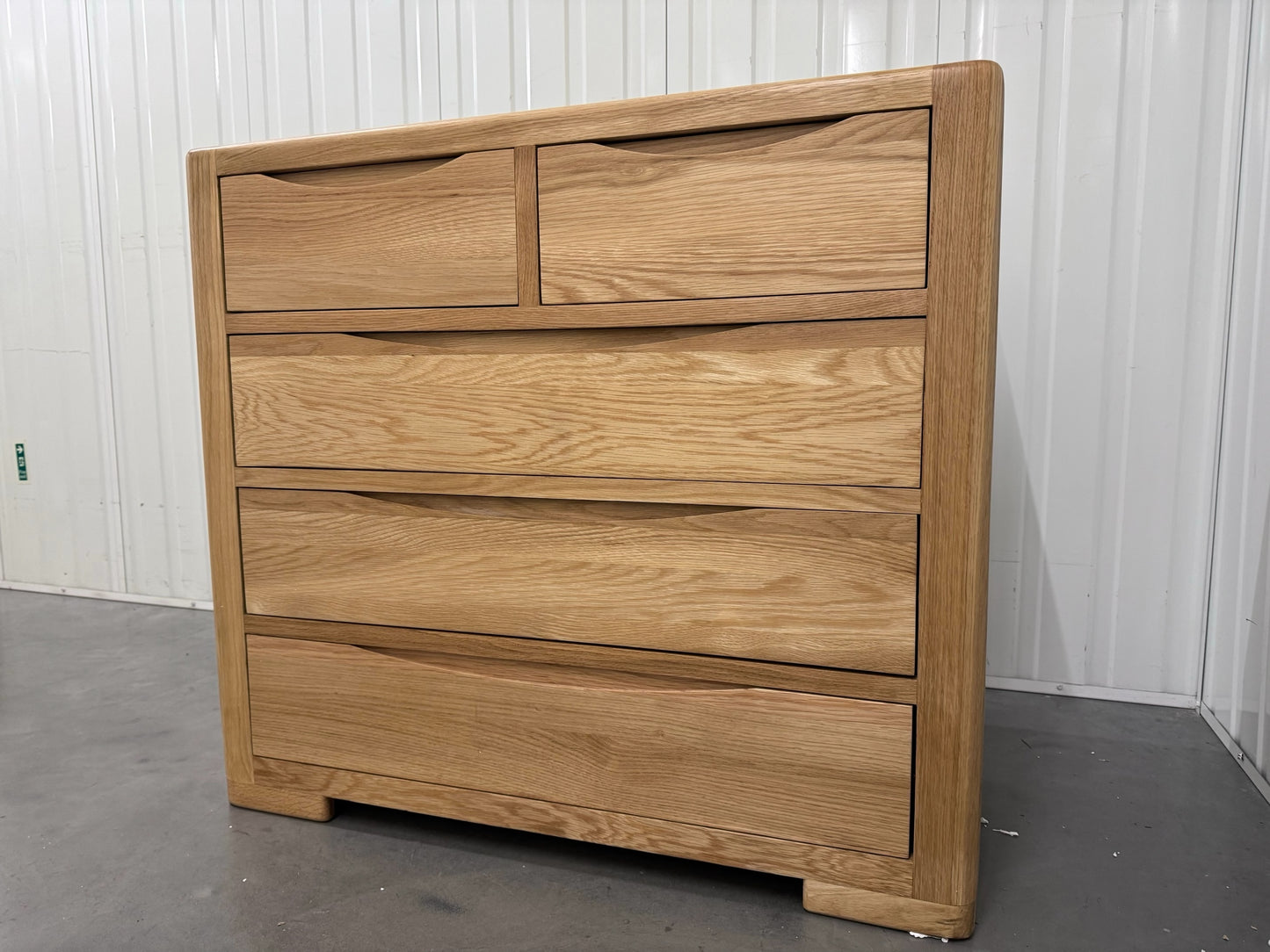 Solid Oak 5 Drawer Chest RRP £769.      (No Veneer, MDF Or Chipboard Used)