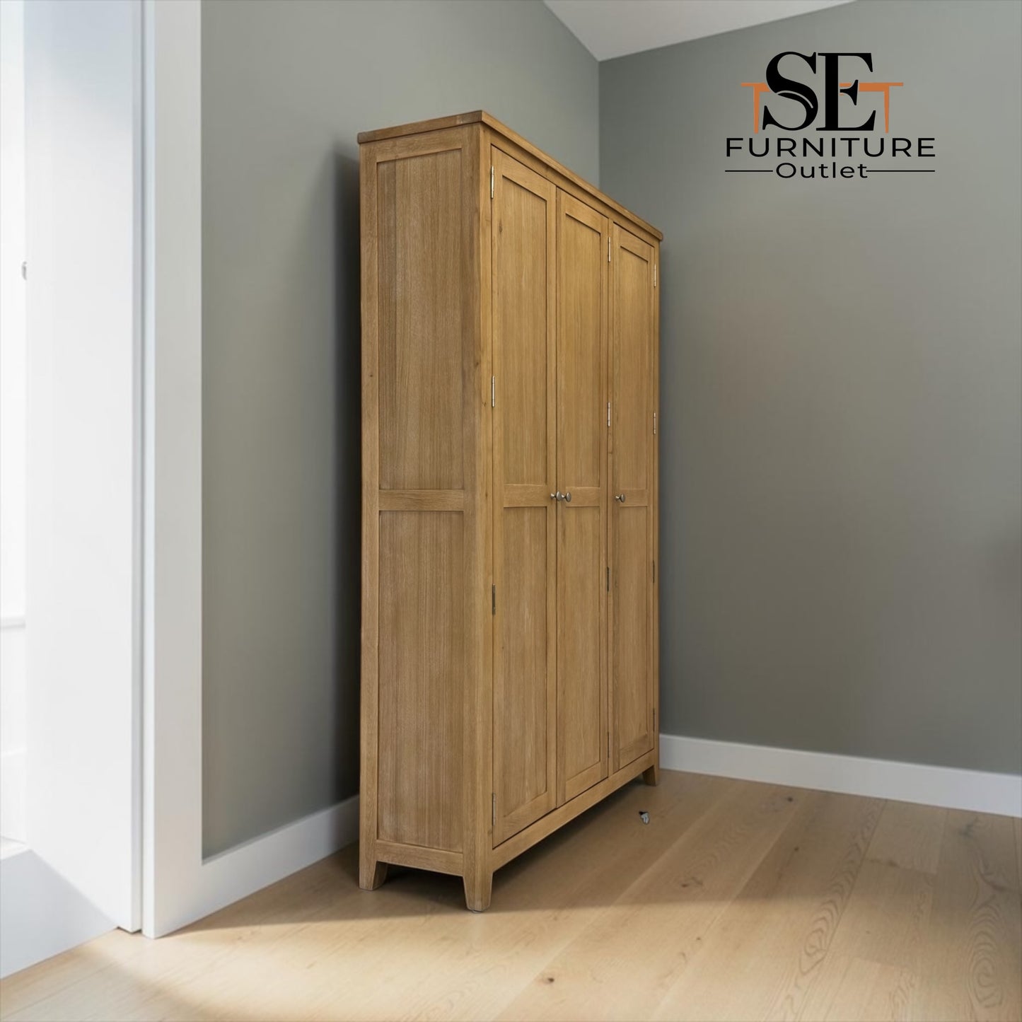 Solid Oak & High-Quality Oak Veneer Whitewashed Finish 3-Door Hallway Cupboard, Inglesham Range RRP £1600