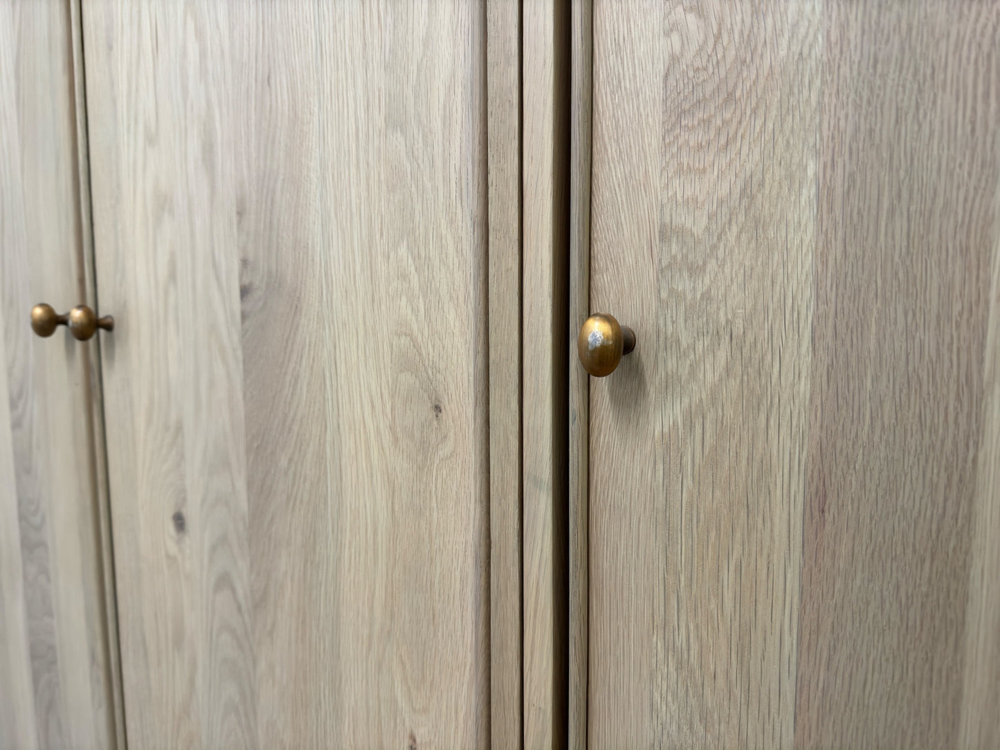 OAK FURNITURELAND LIGHT NATURAL SOLID OAK TRIPLE WARDROBE NEWTON RANGE RRP £1549