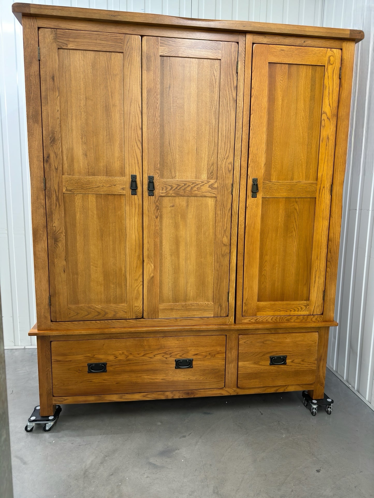 Oak Furnitureland Solid Oak Triple Wardrobe Original Rustic Range RRP £1349