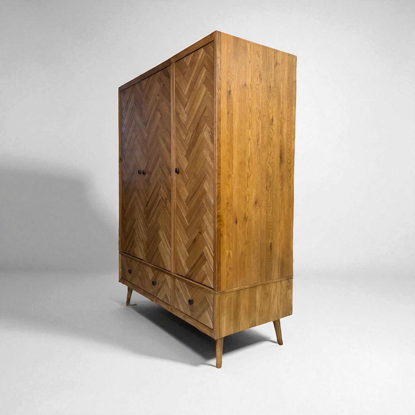 Oak Furnitureland Brushed & Glazed Solid Oak Triple Wardrobe Parquet Range RRP £1599