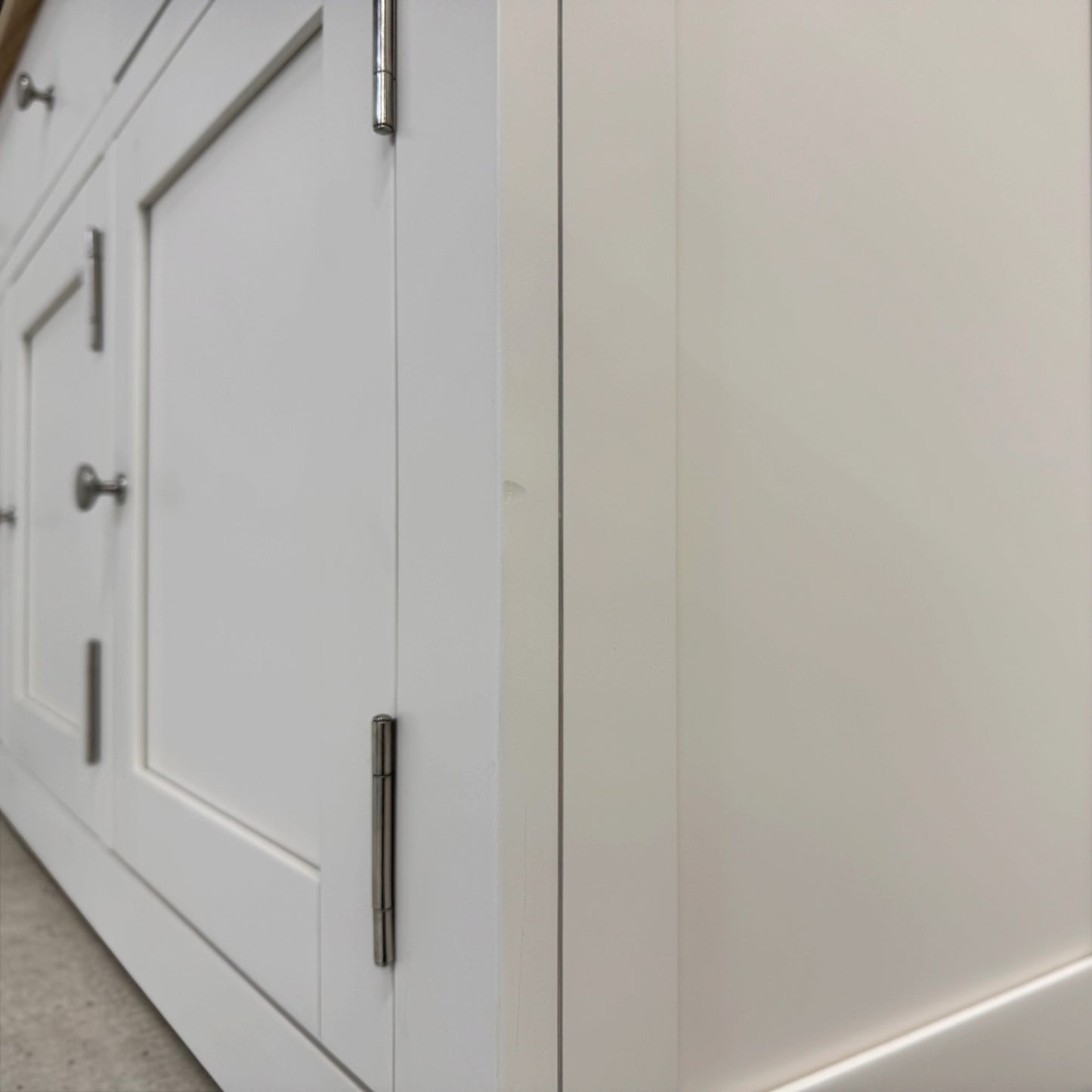 White Wax Finished Oak Top & Solid Wood Frames, Extra Large Dresser, Chester Classic Cream Range, RRP £1549