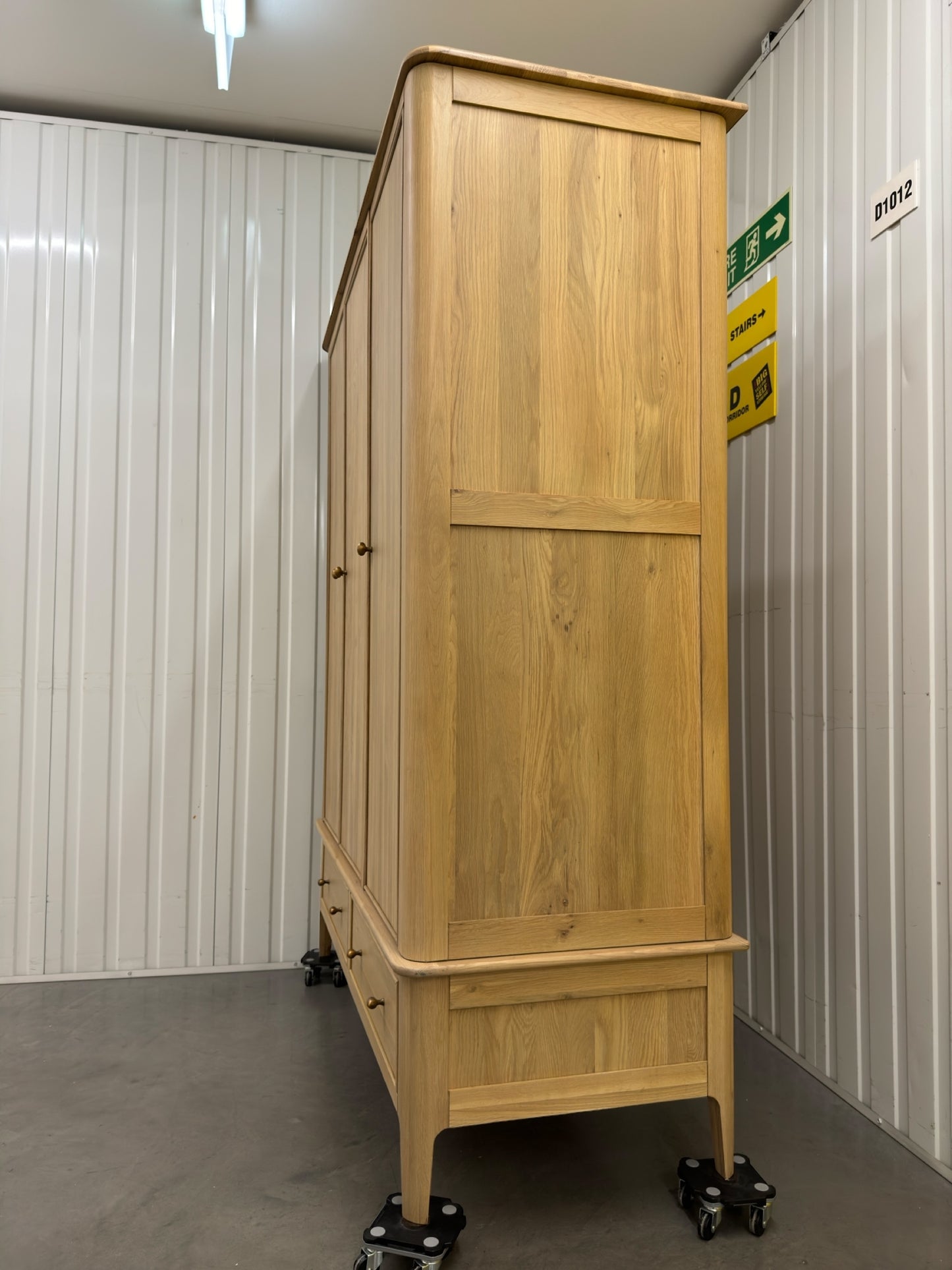 Oak Furnitureland Light Natural Solid Oak Triple Wardrobe Newton Range RRP £1549