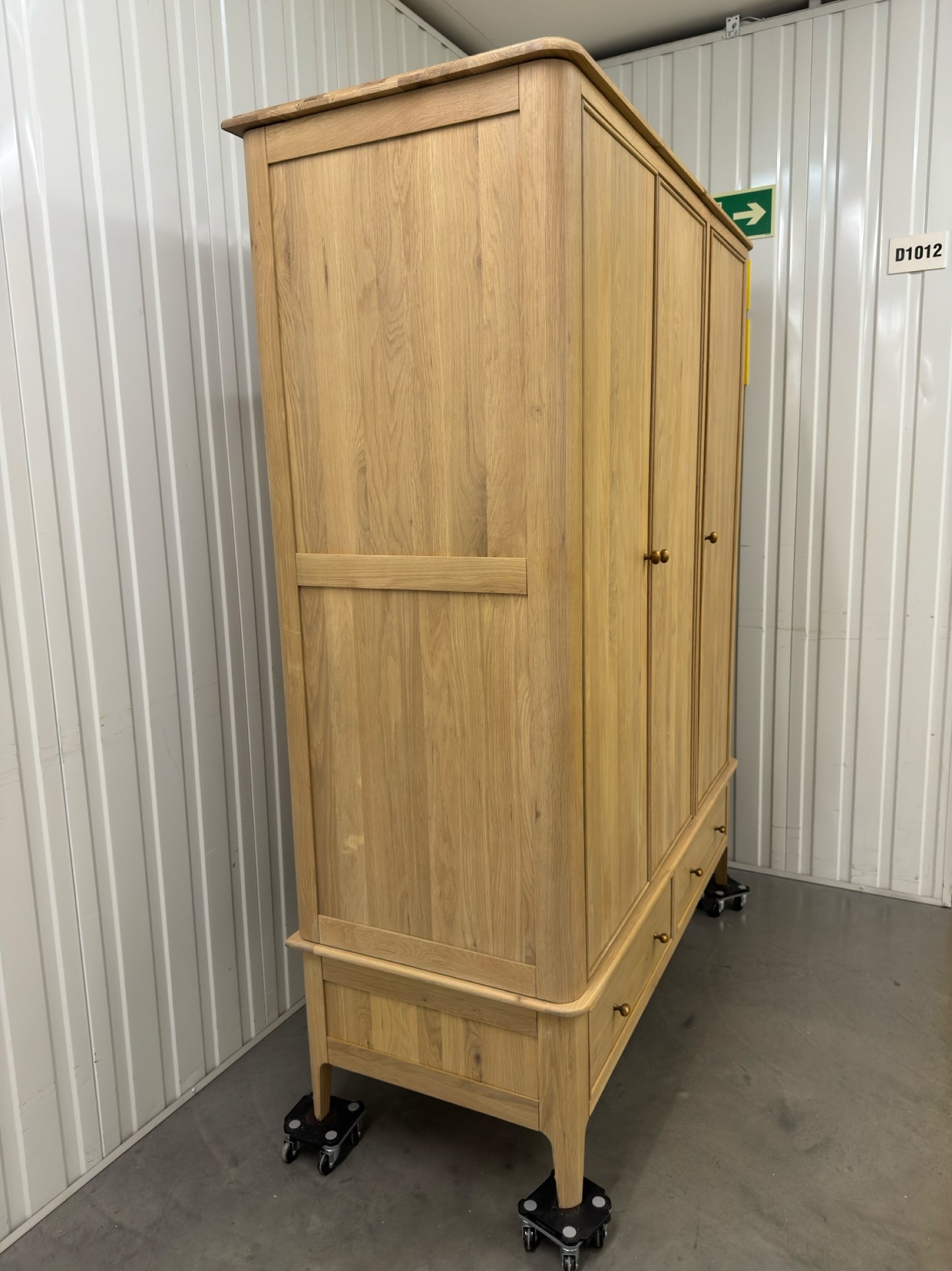 Oak Furnitureland Light Natural Solid Oak Triple Wardrobe Newton Range RRP £1549