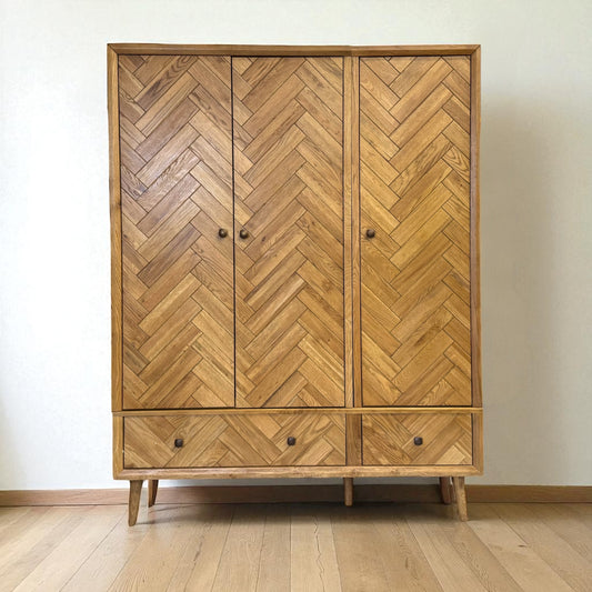 Oak Furnitureland Brushed & Glazed Solid Oak Triple Wardrobe Parquet Range RRP £1599