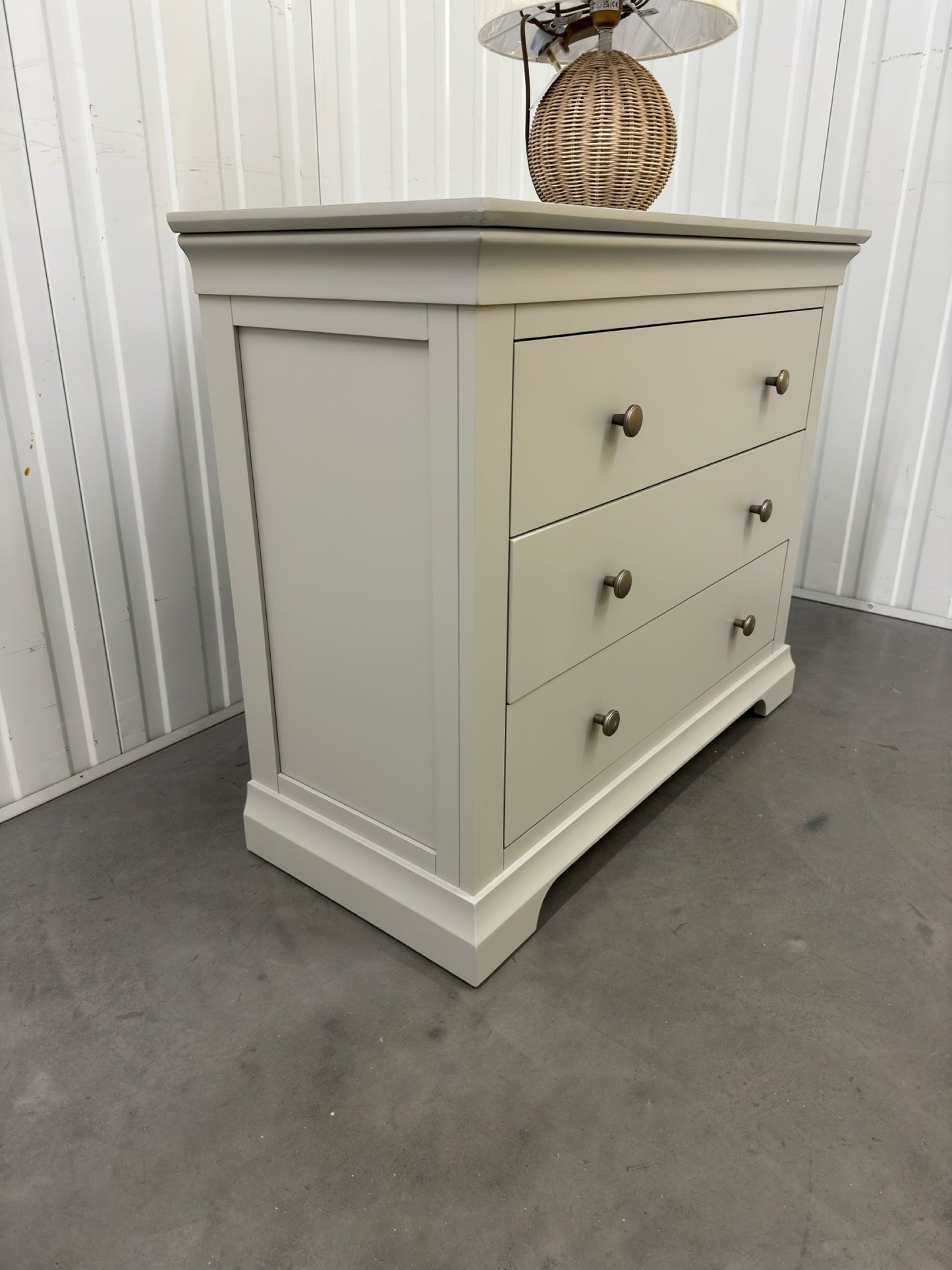 Cotswold Company Solid Wood Frame & Grey Painted Petited Chest RRP £399