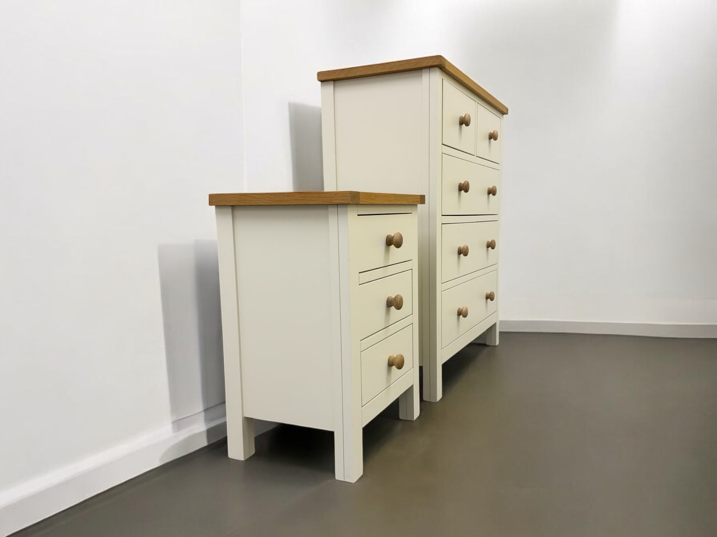 Cotswold Company Oak Top & Cream Painted 5 Drawer Chest & Bedside Table