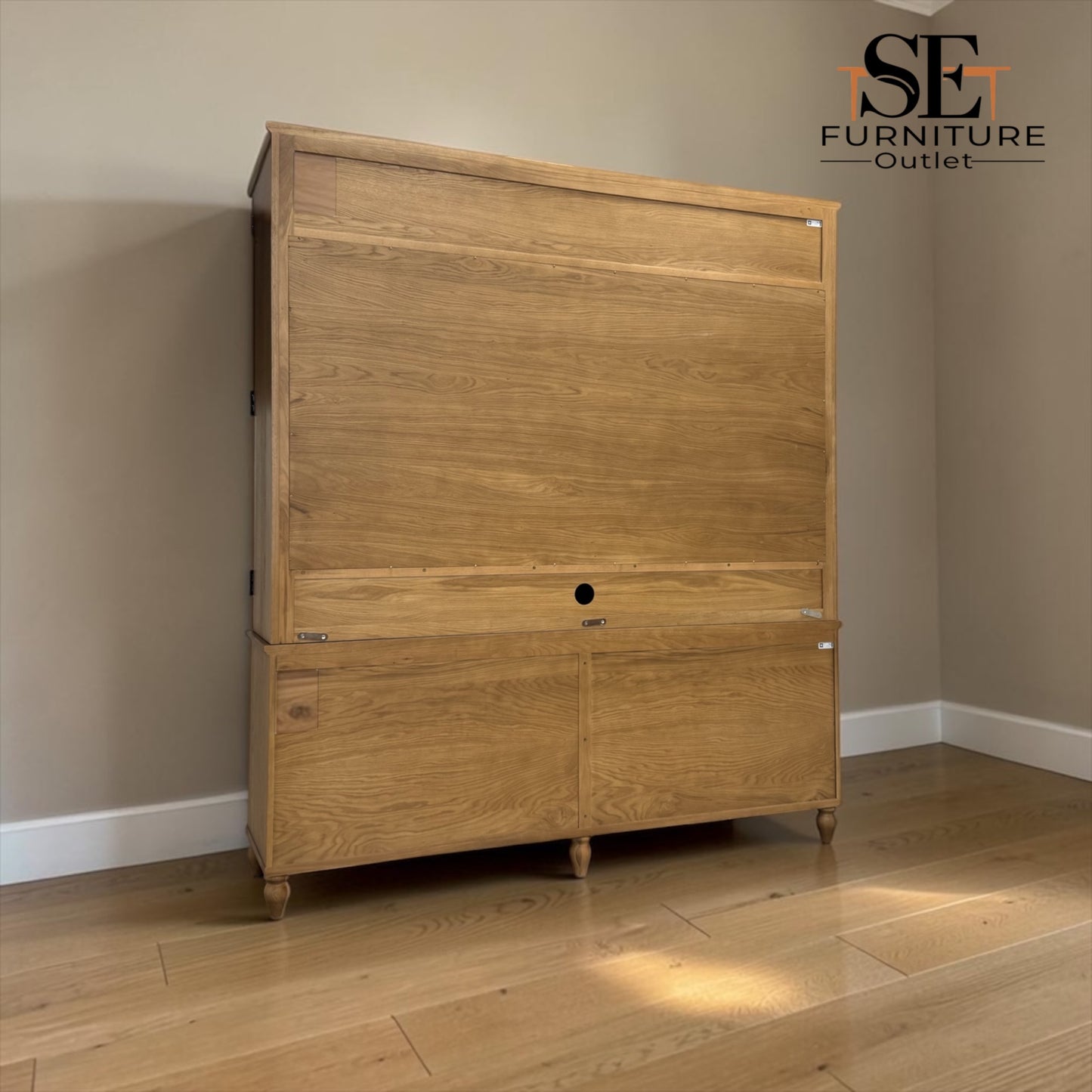 Solid Oak & Oak Veneer Media Hideaway Unit, Fits a TV up to 75", Elkstone Mellow Oak Range RRP £1999