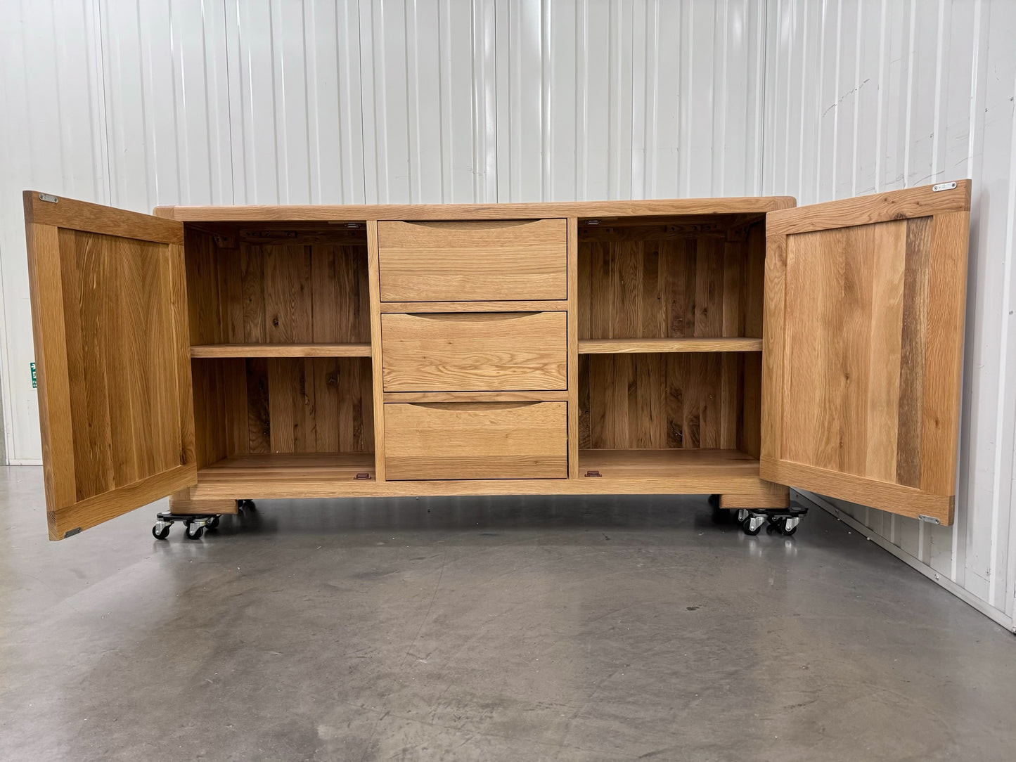 Solid Oak Extra Large Sideboard RRP £949 (No Veneer, MDF Or Chipboard Used)