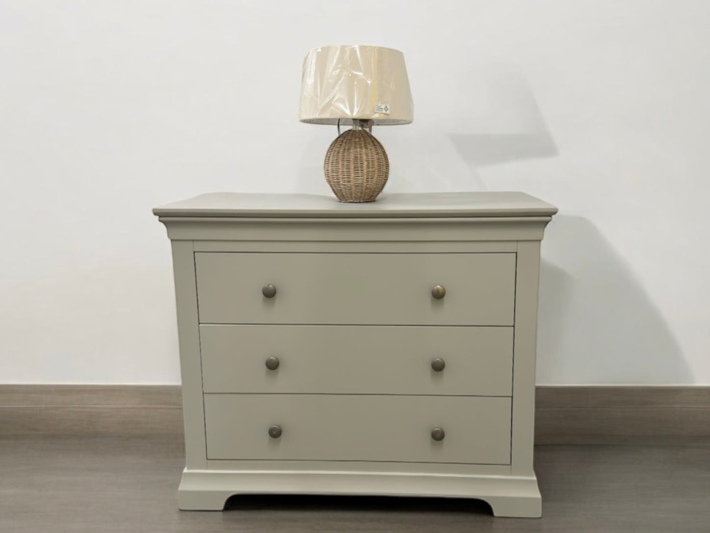 Cotswold Company Solid Wood Frame & Grey Painted Petited Chest RRP £399