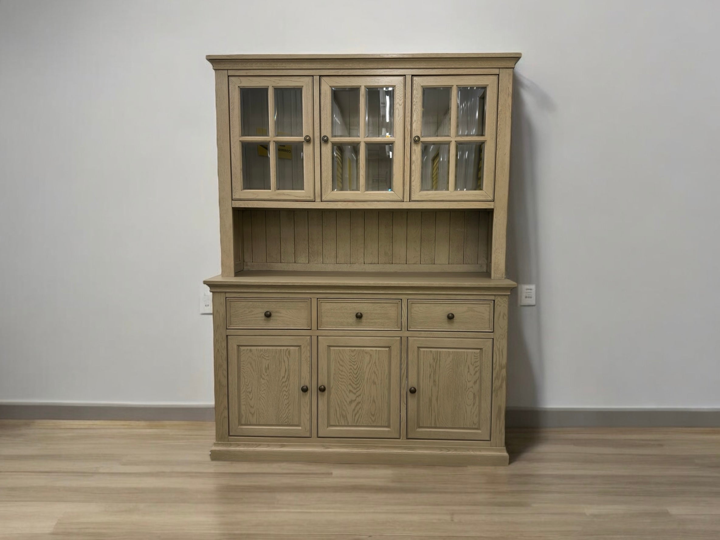 Oak Furnitureland Burleigh Weathered Oak Large Dresser RRP 1399.99 SE Furniture Outlet