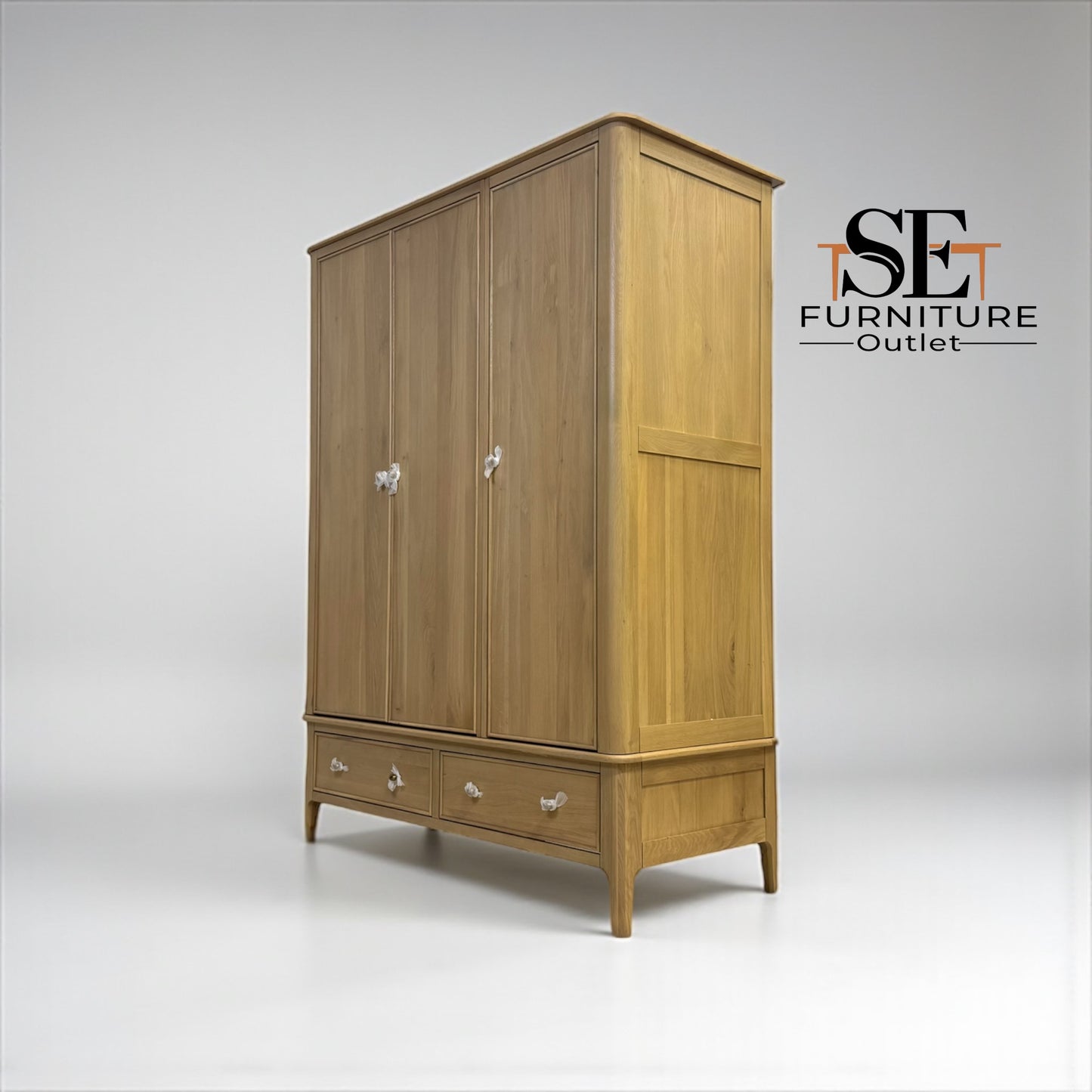 Light Natural Solid Oak Triple Wardrobe with Full-Size Mirror, Newton Range From Oak Furnitureland RRP £1599