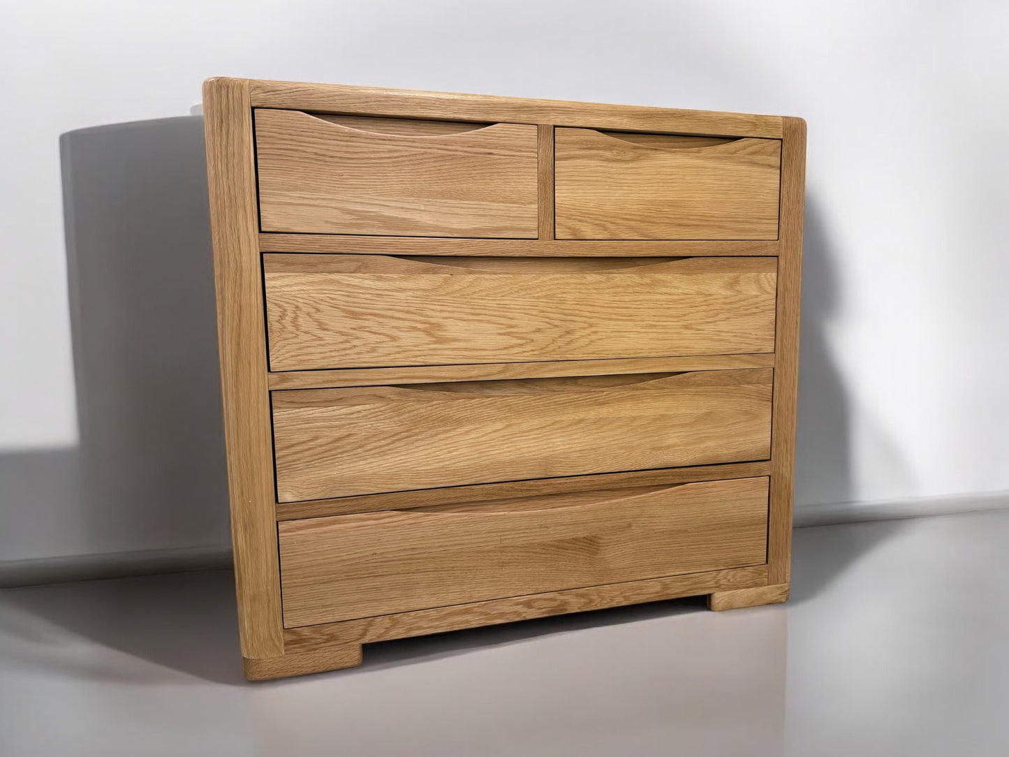 Solid Oak 5 Drawer Chest RRP £769.      (No Veneer, MDF Or Chipboard Used)