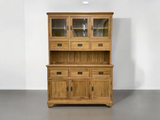 Solid Oak Large Dresser,Traditionally Crafted with solid oak with no veneer, MDF or chipboard used. RRP £1199