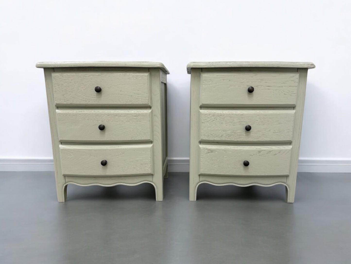 Solid Oak French Grey Painted Bedside Tables RRP £399 Each