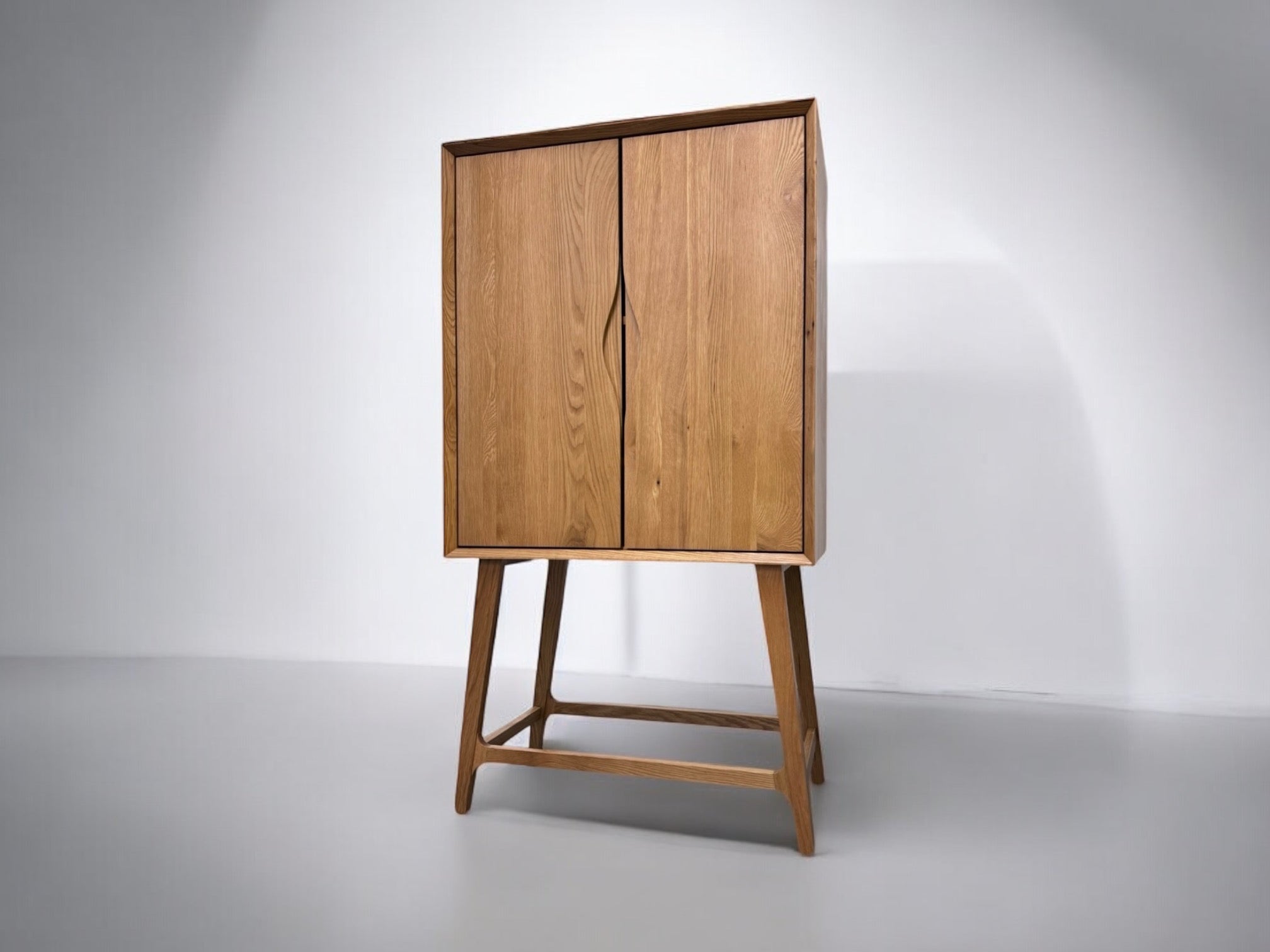 Oak Furnitureland Solid Oak Drinks Cabinet Ellipse Range RRP 649 SE Furniture Outlet