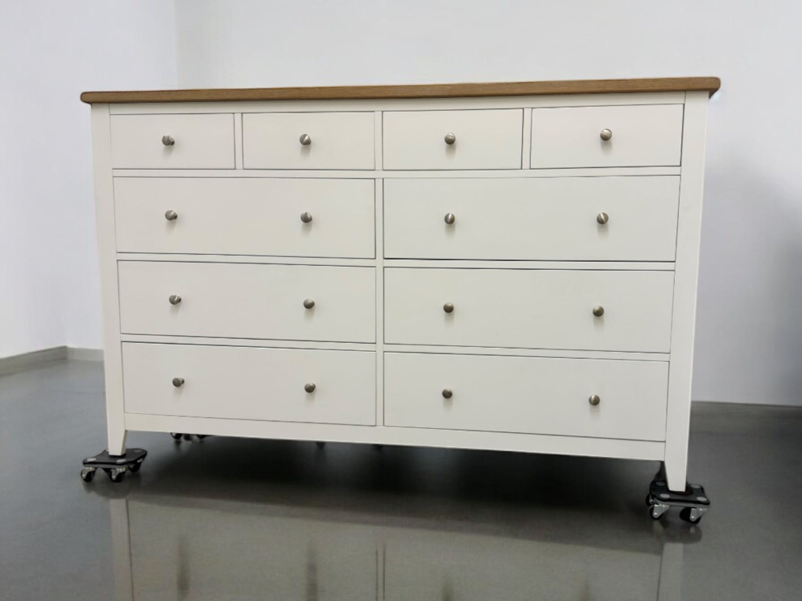 White Wax Oak Top 10-Drawer Chest – SE Furniture Outlet