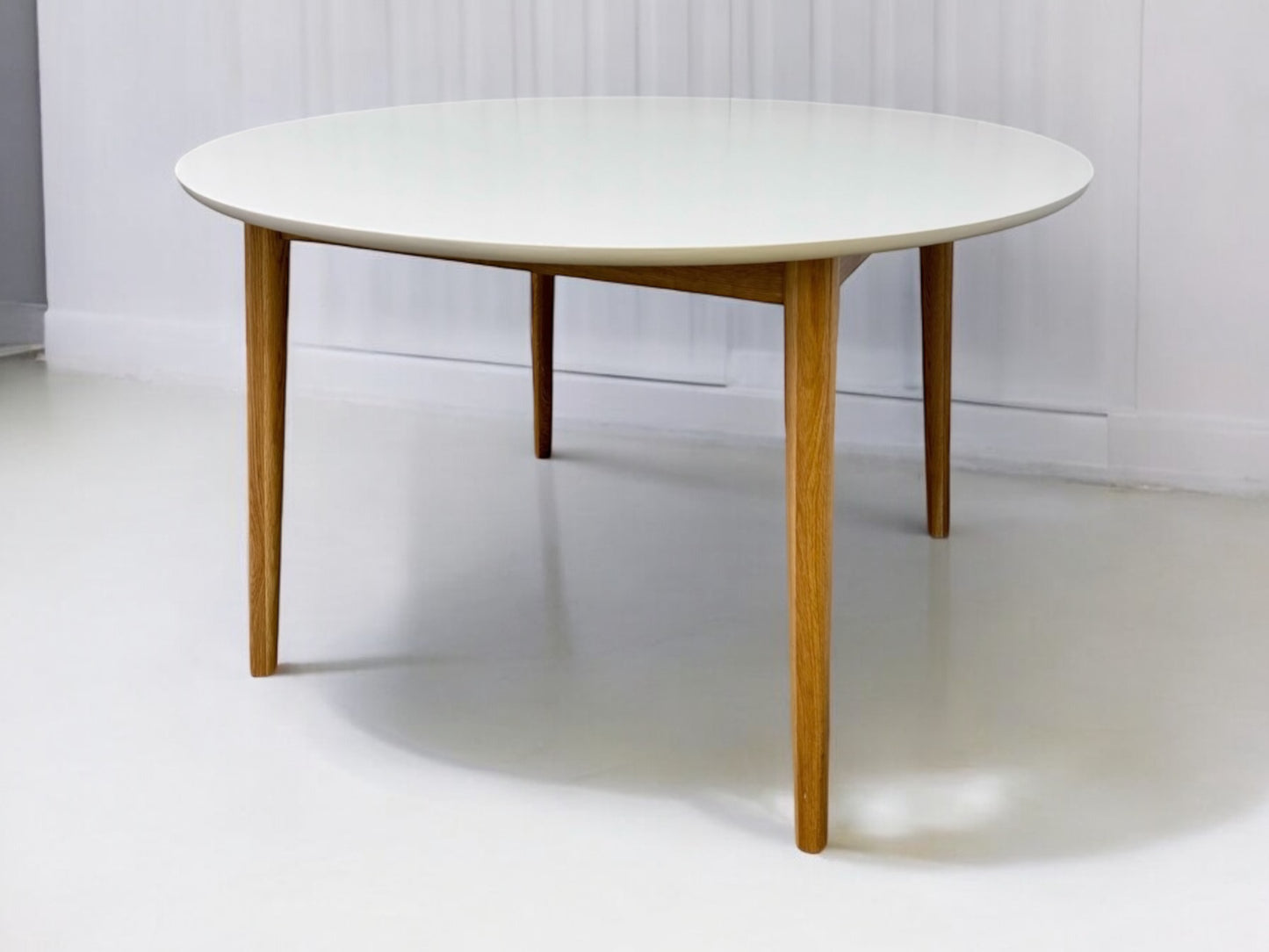 Solid Hardwood White Painted Dining Table RRP £479 (No Veneer, MDF Or Chipboard)