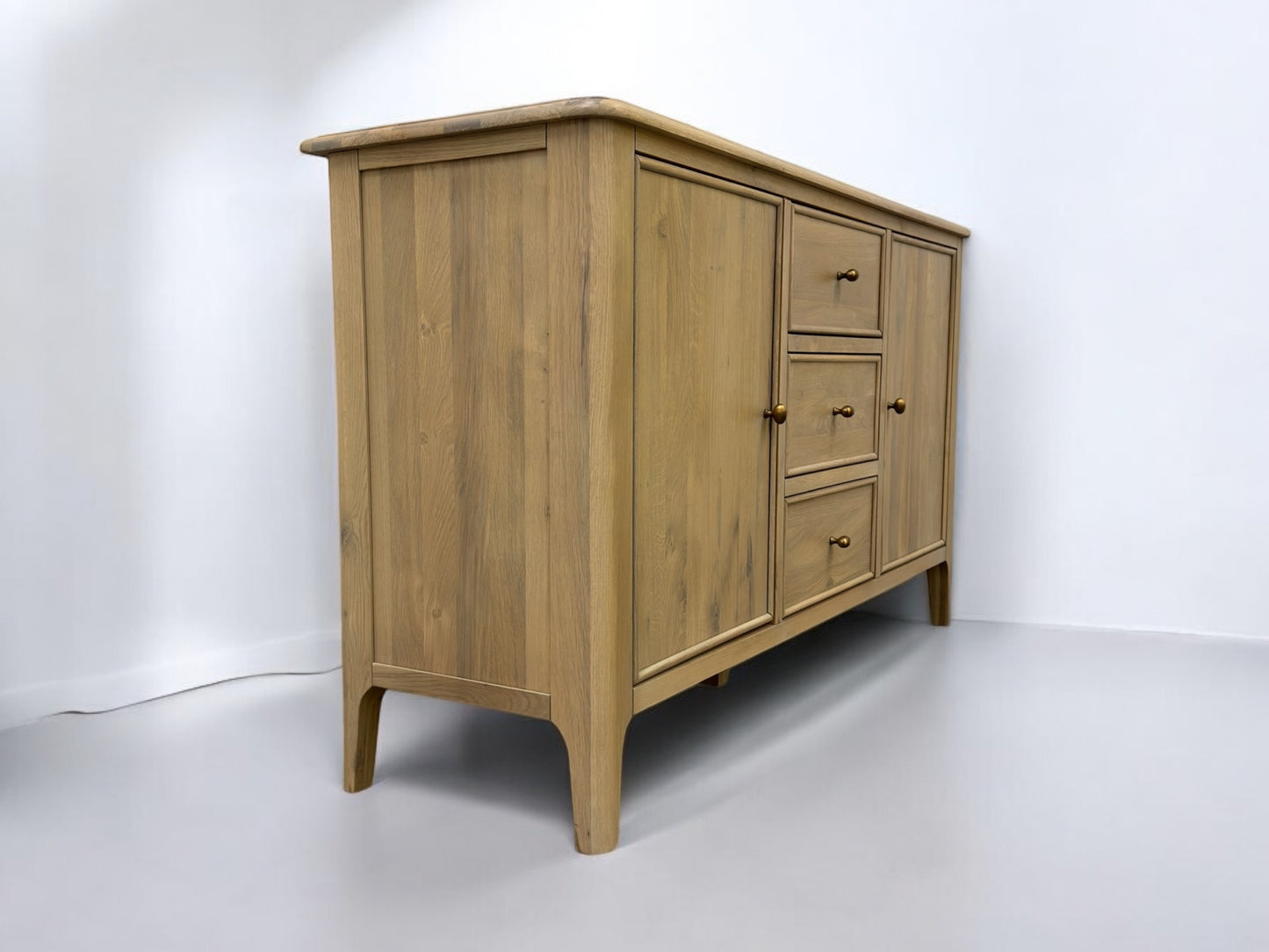 OAK FURNITURELAND LIGHT NATURAL SOLID OAK LARGE SIDEBOARD NEWTON RANGE RRP £649