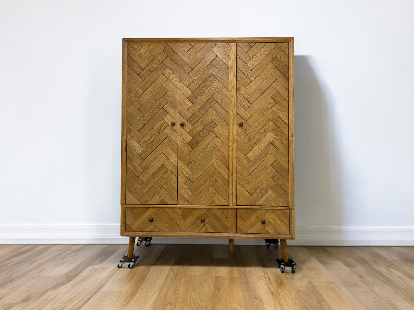 OAK FURNITURELAND BRUSHED & GLAZED SOLID OAK TRIPLE WARDROBE PARQUET RANGE RRP £1499