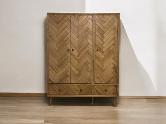 OAK FURNITURELAND BRUSHED & GLAZED SOLID OAK TRIPLE WARDROBE PARQUET RANGE RRP £1499