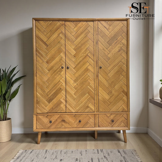 Brushed & Glazed Solid Oak Triple Wardrobe, Parquet Range From Oak Furnitureland RRP £1679