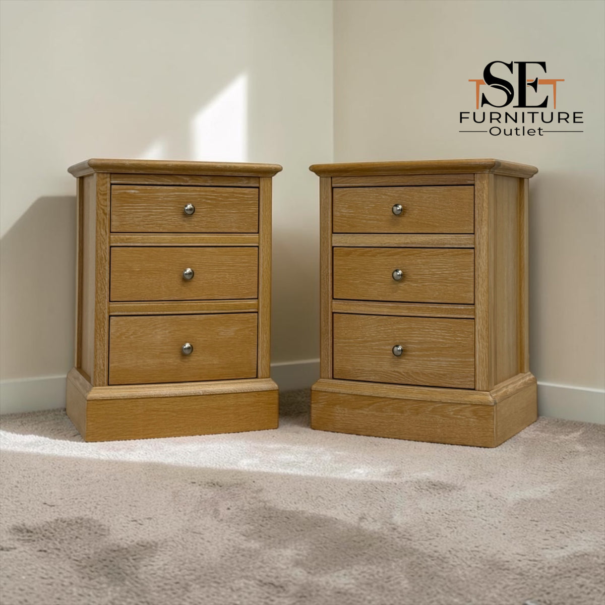 Set of 2 Whitewashed Finish Solid Oak & Oak Veneer Bedside Tables with Soft-Close Drawers RRP £899